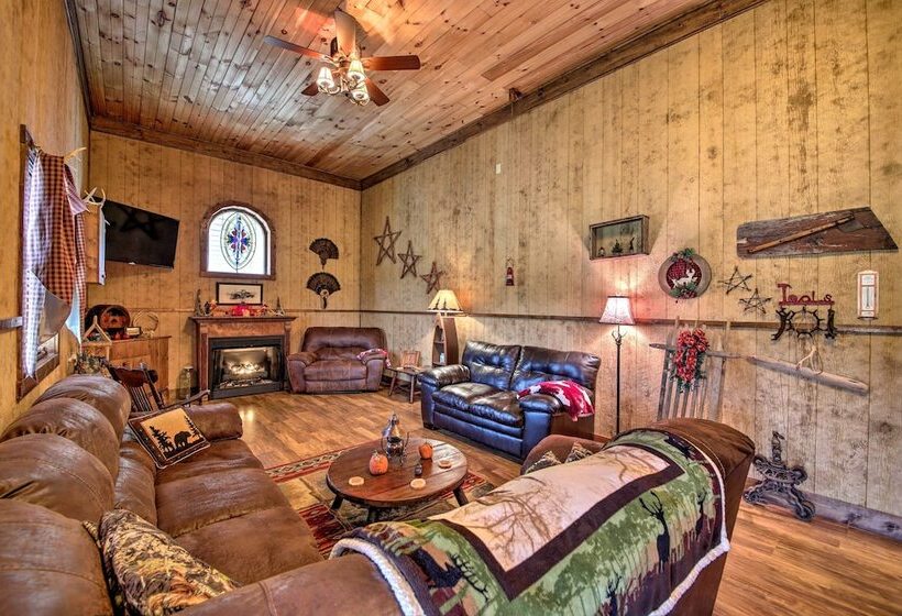 The Bovard Lodge  Rustic Cabin Near Ohio River!