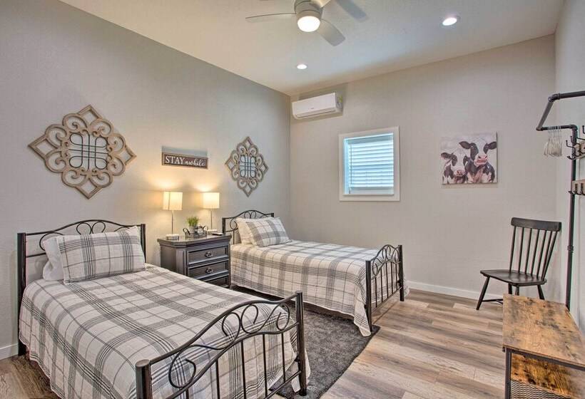 The Copper Roost : Lake Texoma Escape W/ Hot Tub