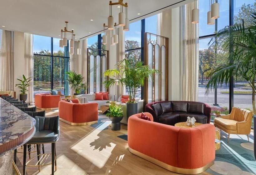 The Crescent Hotel, Fort Worth