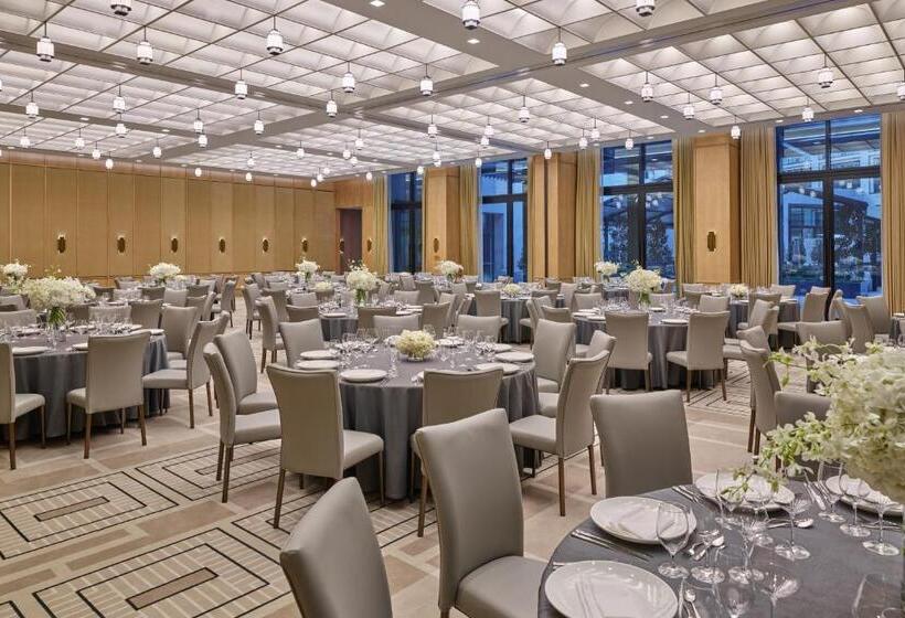 The Crescent Hotel, Fort Worth