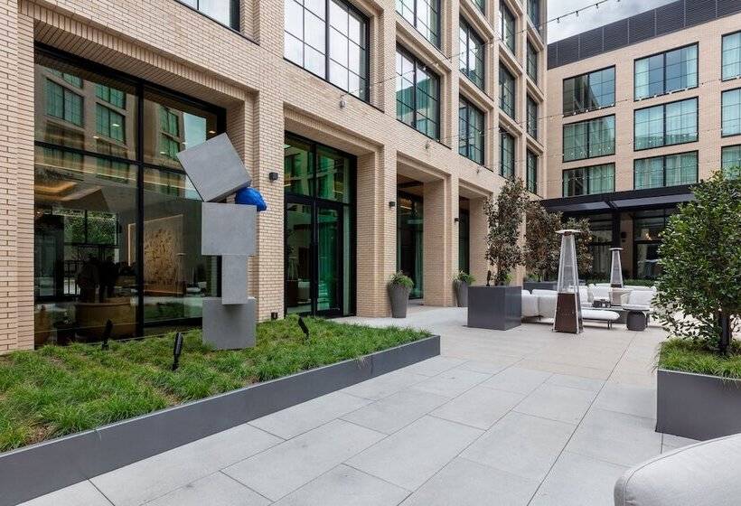 The Crescent Hotel, Fort Worth