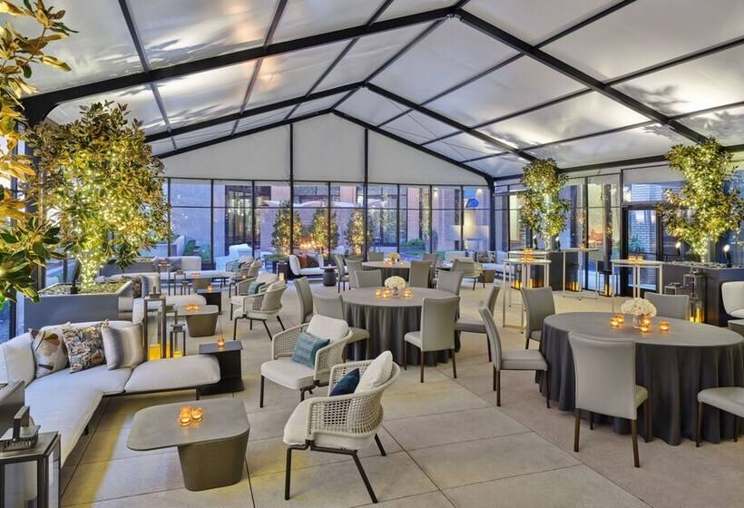 The Crescent Hotel, Fort Worth