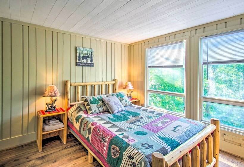 The Dodge Lodge    Near Massanutten Ski Lift!