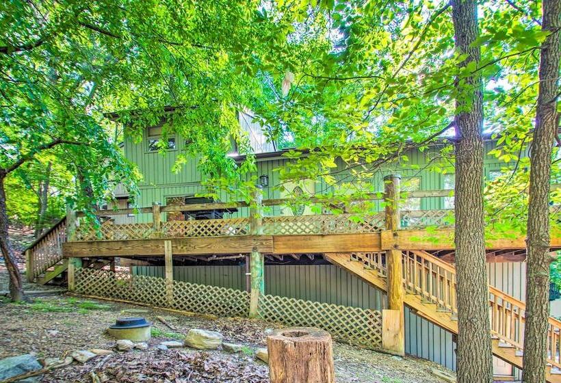 The Dodge Lodge    Near Massanutten Ski Lift!