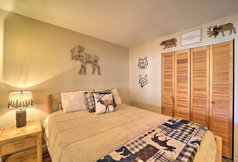 1/2 Mi To Ski: Spacious Home In Beech Mountain