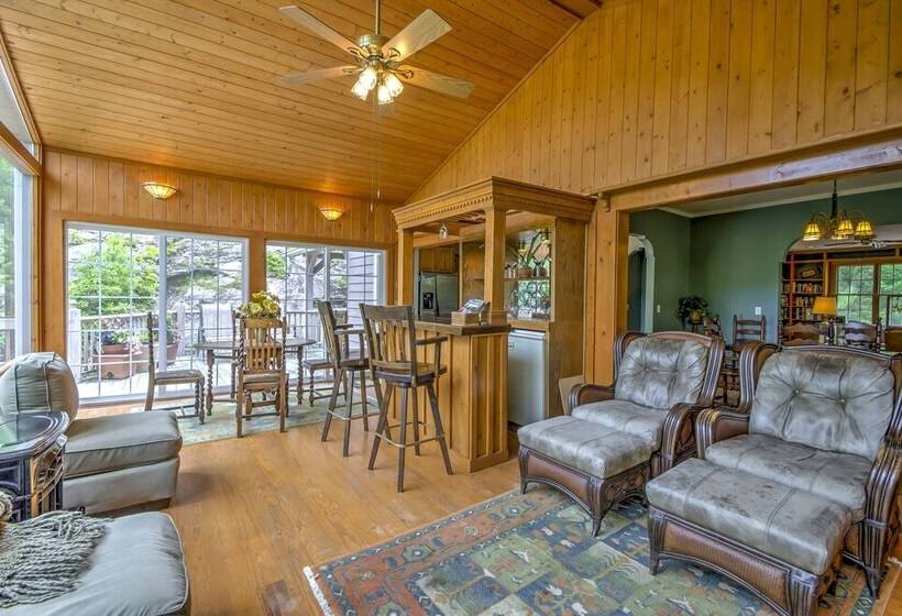 The Wow House    Sapphire Home W/ Deck & Views!