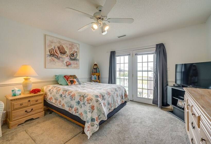 Topsail Beach Vacation Rental: Steps To Shore!