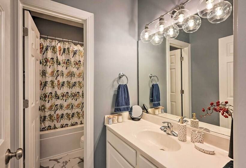 Tranquil Greensboro Home W/ Fire Pit!