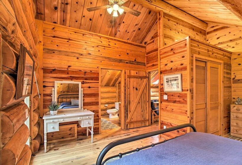 Tranquil Mountain Cabin In Greer W/ Game Room!