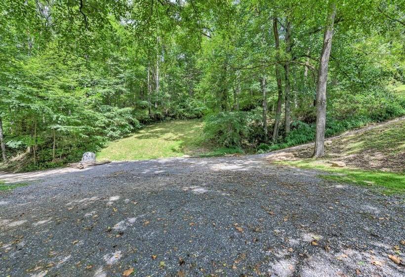 Turkey Hollow Cabin  W/ Stunning Open Views!
