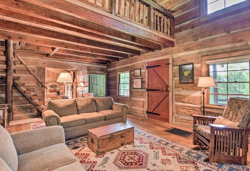 Turkey Hollow Cabin  W/ Stunning Open Views!