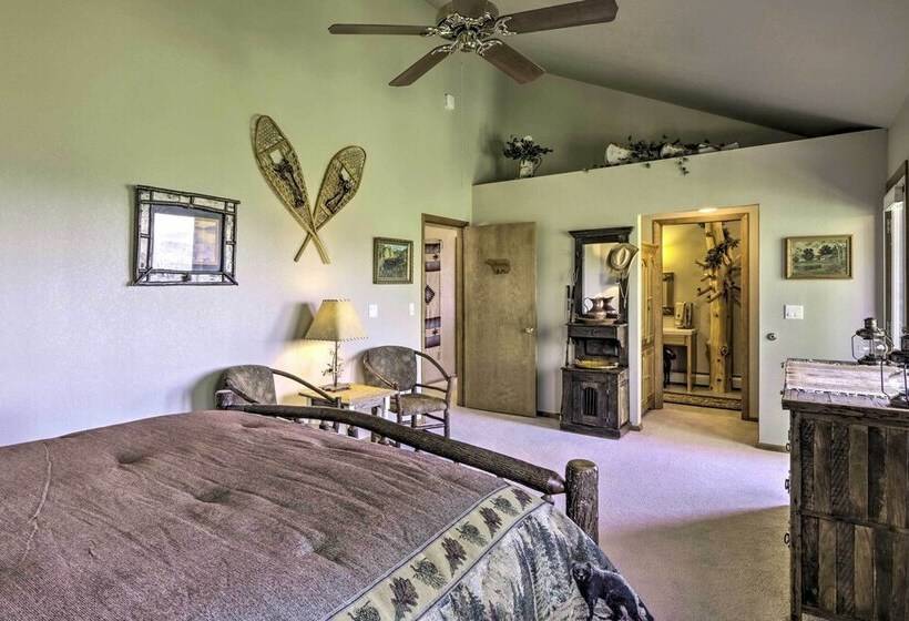 Spacious Fairplay Retreat W/ Hot Tub & Fire Pit!