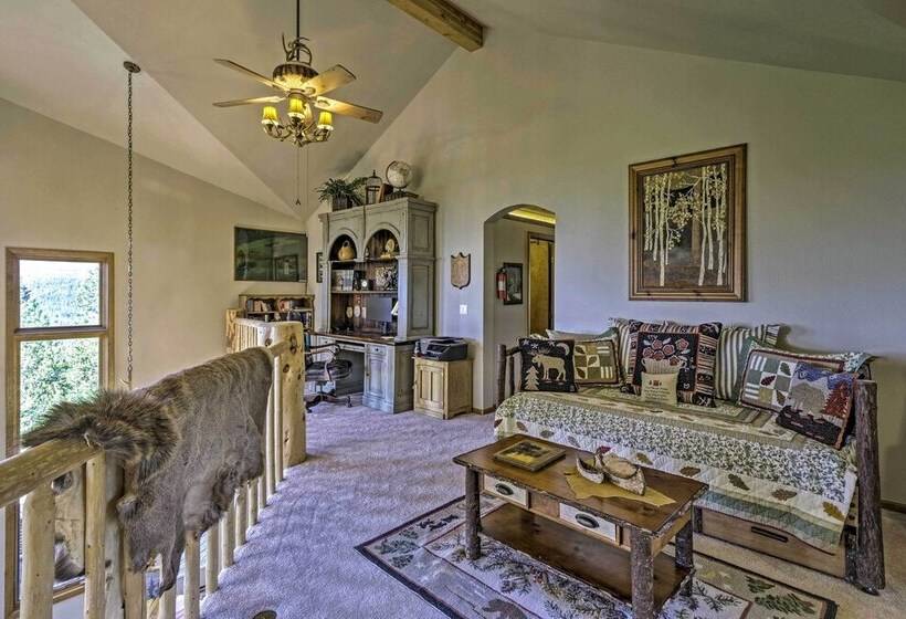 Spacious Fairplay Retreat W/ Hot Tub & Fire Pit!