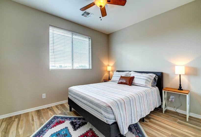 Updated Gilbert Home W/ Pool + Community Amenities