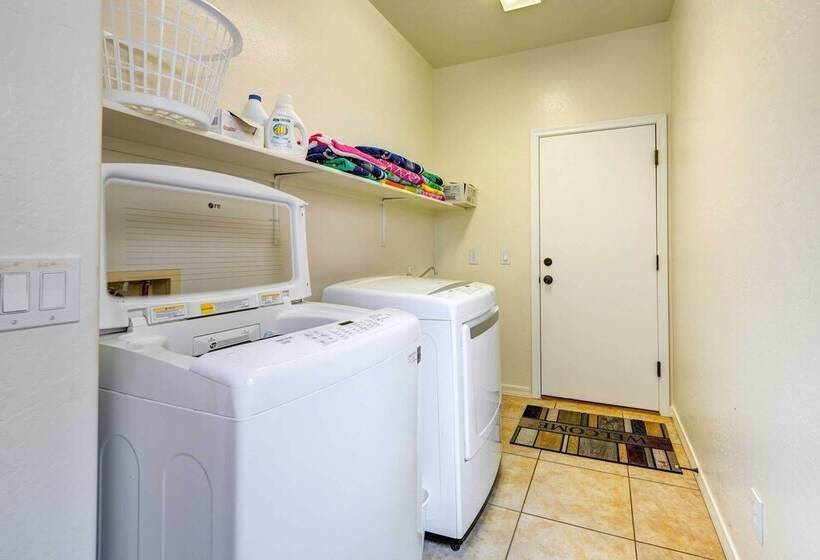 Updated Gilbert Home W/ Pool + Community Amenities