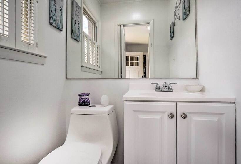 Updated High Point Retreat W/ Pool & Backyard