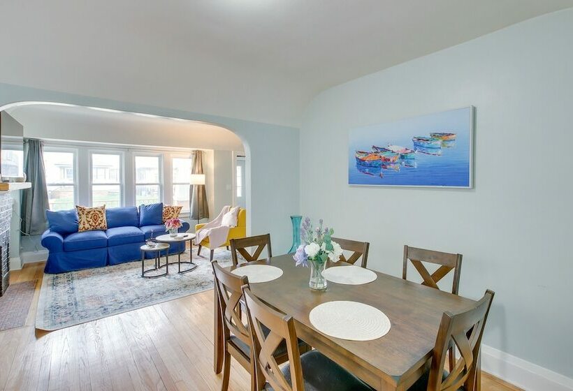 Updated Milwaukee Home, 3 Mi To Lake Michigan!