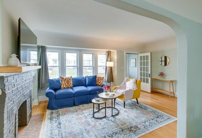 Updated Milwaukee Home, 3 Mi To Lake Michigan!