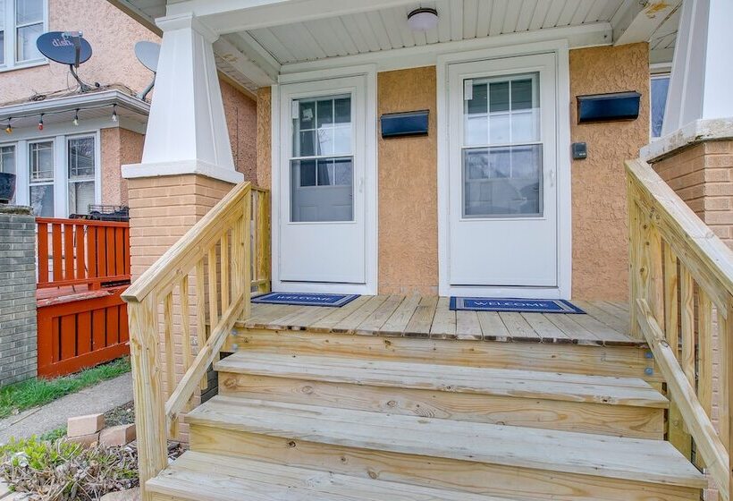 Updated Milwaukee Home, 3 Mi To Lake Michigan!