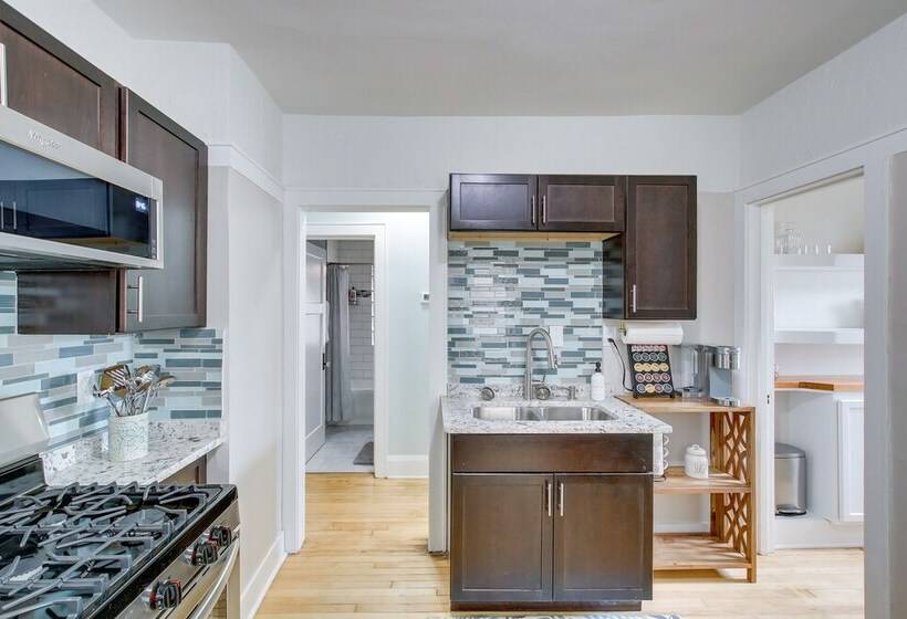 Updated Milwaukee Home, 3 Mi To Lake Michigan!