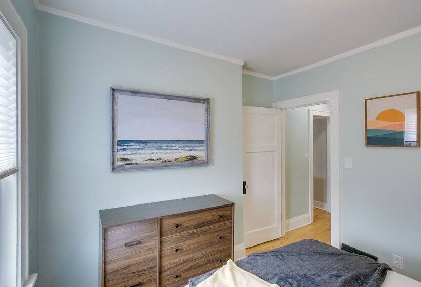 Updated Milwaukee Home, 3 Mi To Lake Michigan!