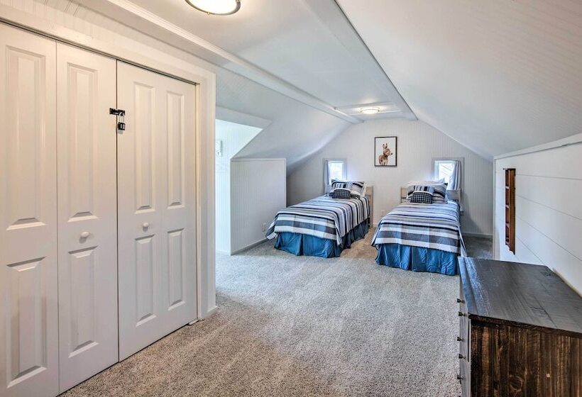 Updated Ronks Home ~ 8 Mi To Dtwn Lancaster!