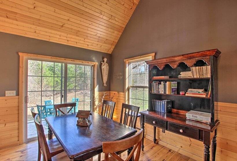 Updated Rural Retreat In New Haven Near Vineyards!