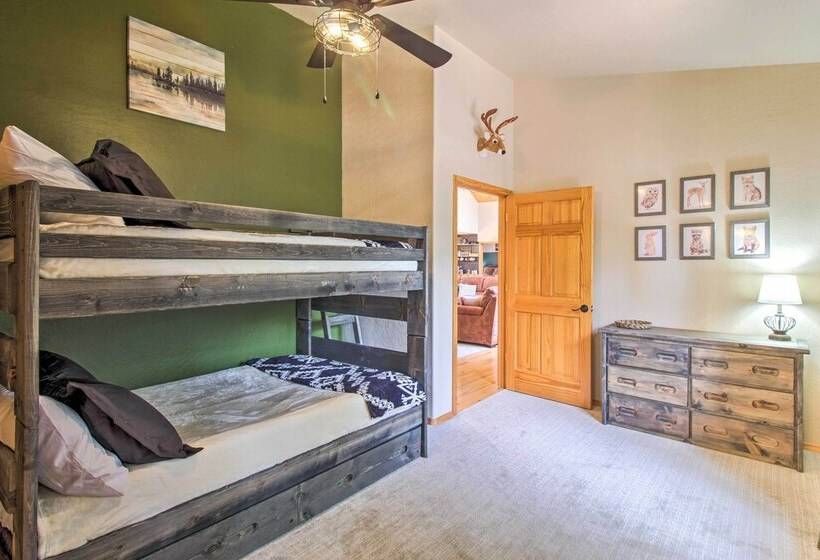 Upscale Pinetop Cabin W/ Game Room & Fire Pit