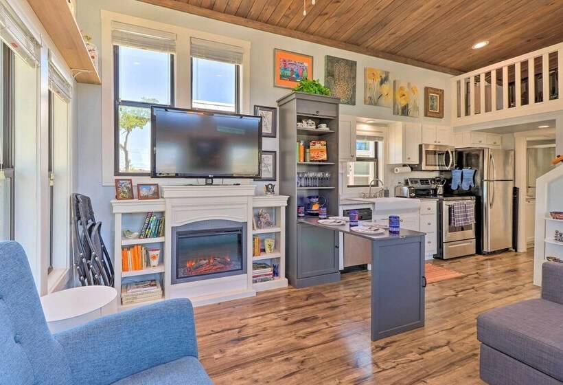 Upscale Tiny Home   Boho Chic Austin Getaway!