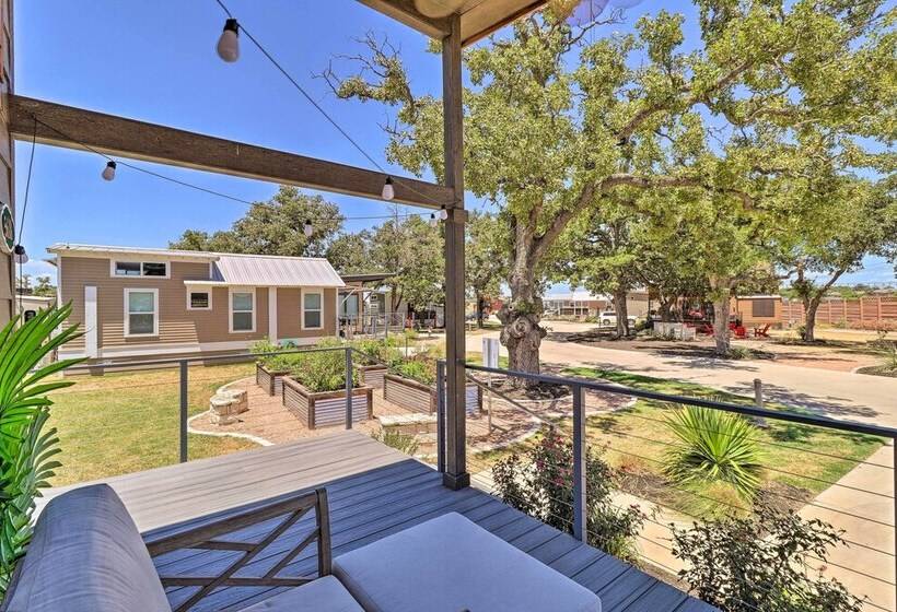 Upscale Tiny Home   Boho Chic Austin Getaway!