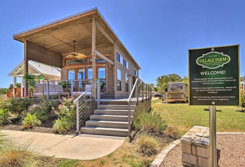 Upscale Tiny Home   Boho Chic Austin Getaway!