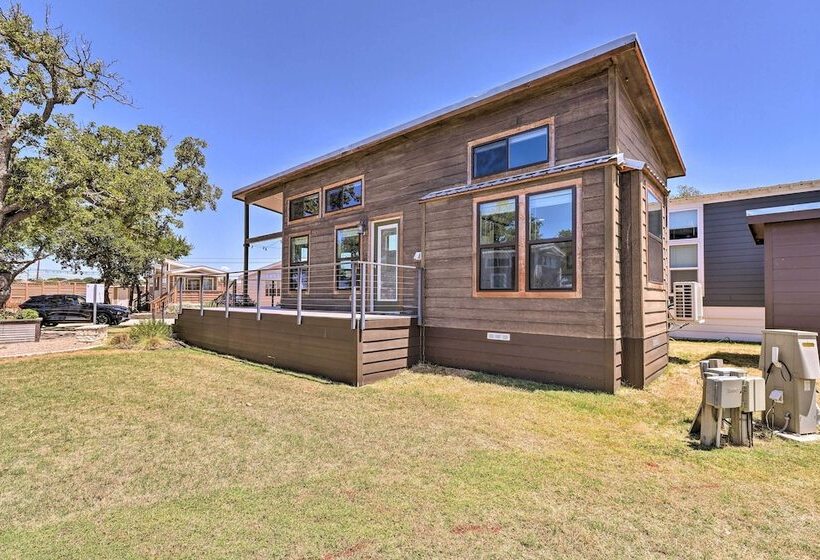 Upscale Tiny Home   Boho Chic Austin Getaway!