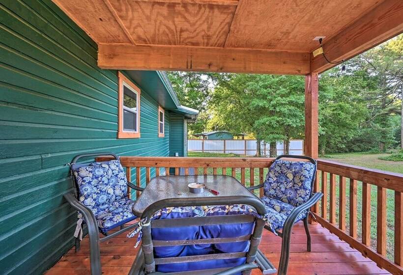 Charming Eagletown Home W/ Private Hot Tub & Deck!