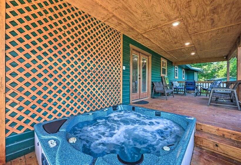 Charming Eagletown Home W/ Private Hot Tub & Deck!