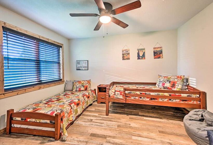 Charming Eagletown Home W/ Private Hot Tub & Deck!