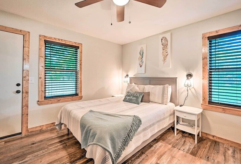 Charming Eagletown Home W/ Private Hot Tub & Deck!