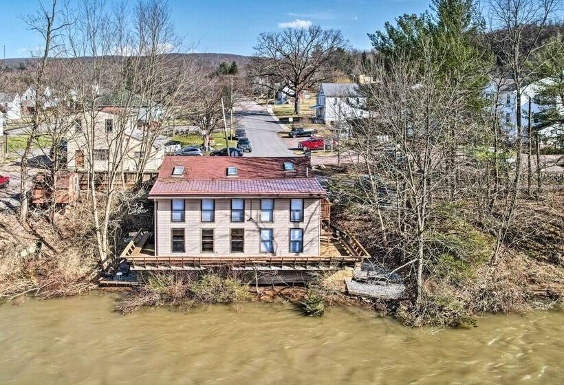 Walkable Friendsville Home On The River!
