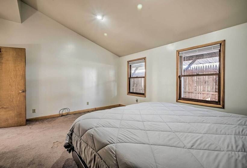 Walkable Friendsville Home On The River!