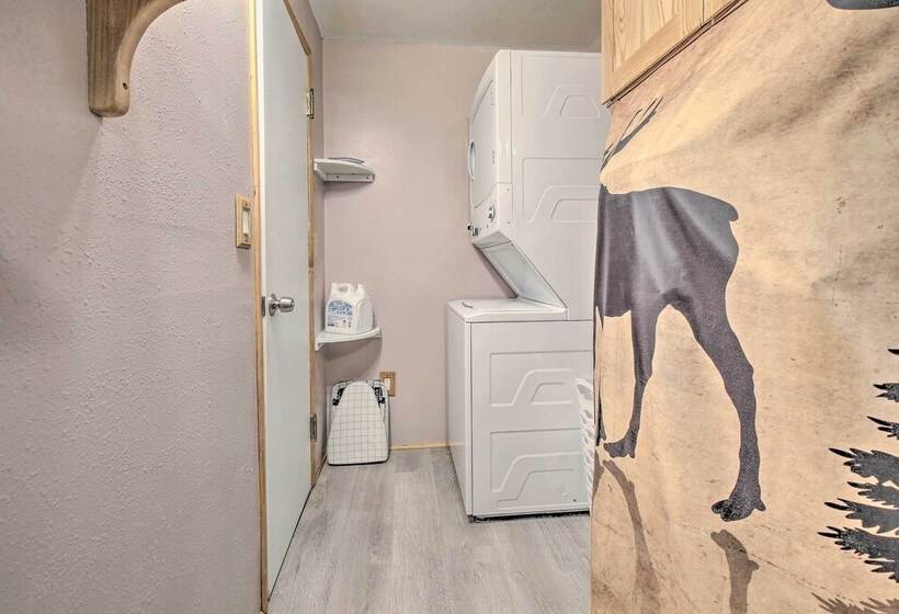 Wandering Elk  Cabin Retreat W/ Golf Access!