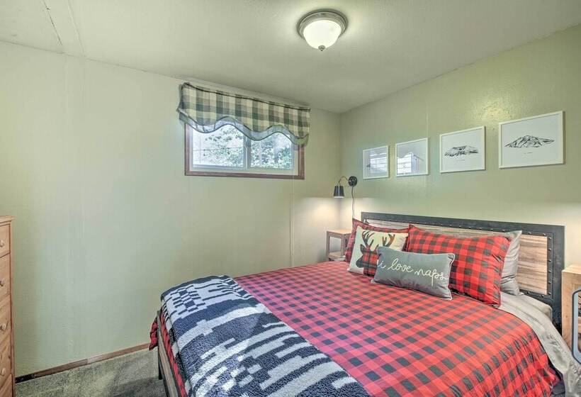 Wandering Elk  Cabin Retreat W/ Golf Access!