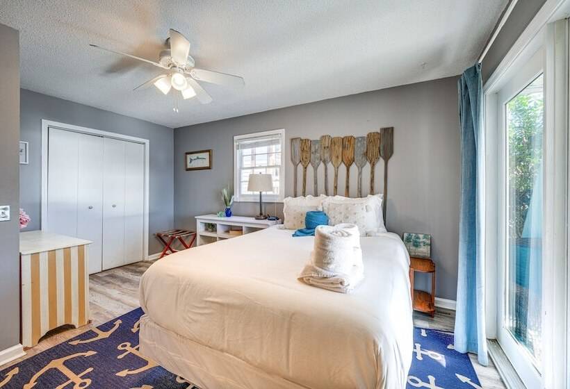 Discover Lakeside Bliss At Jackson Lake!