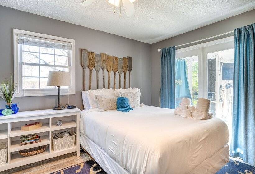 Discover Lakeside Bliss At Jackson Lake!