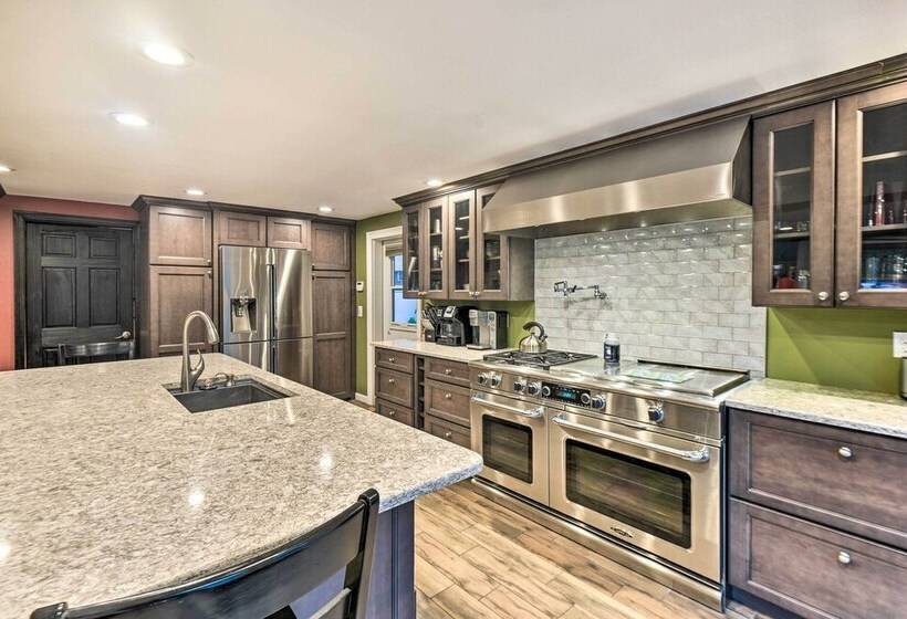 Waterfront Ashland Home ~ 2 Mi To Downtown!