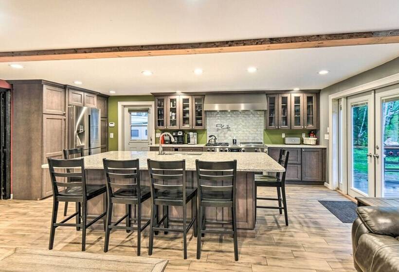 Waterfront Ashland Home ~ 2 Mi To Downtown!