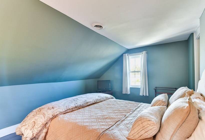 Oceanside Cape Home On The Harbor: Near Kayaking