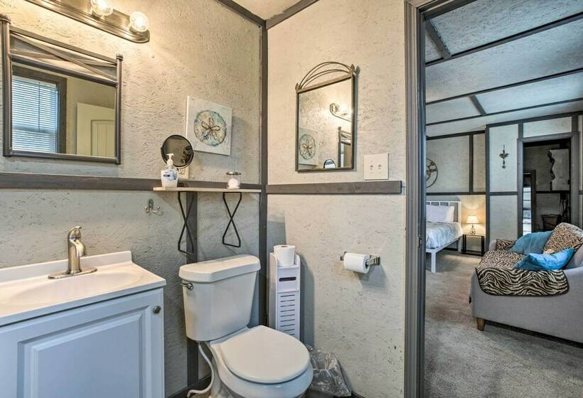 Waterfront Bay St Louis Beach House W/ Deck!