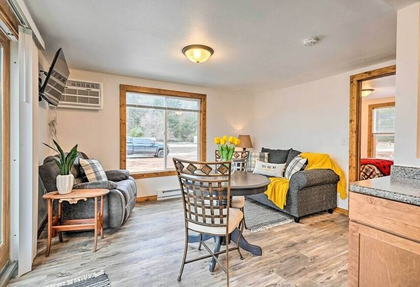 Waterfront Castle Rock Lake Cabin W/ Deck & Grill