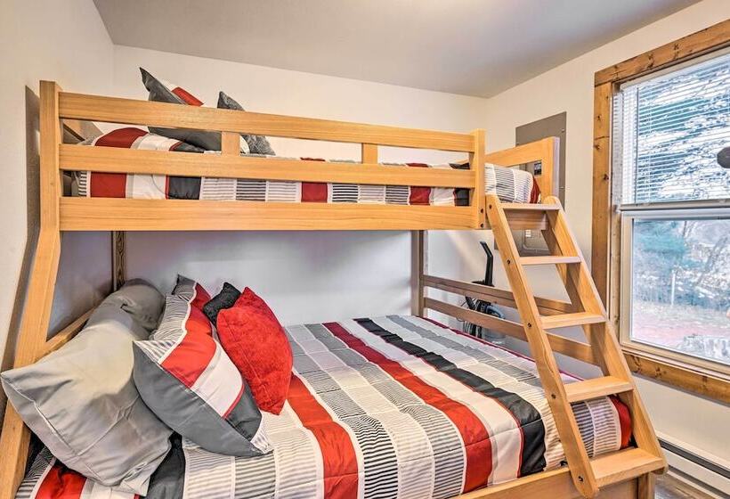 Waterfront Castle Rock Lake Cabin W/ Deck & Grill