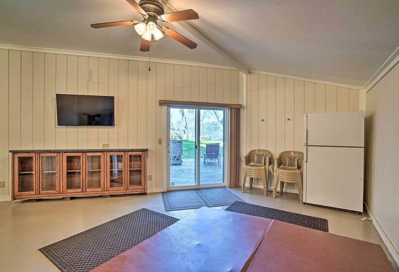 Waterfront Clearlake Retreat W/ Dock & Kayaks