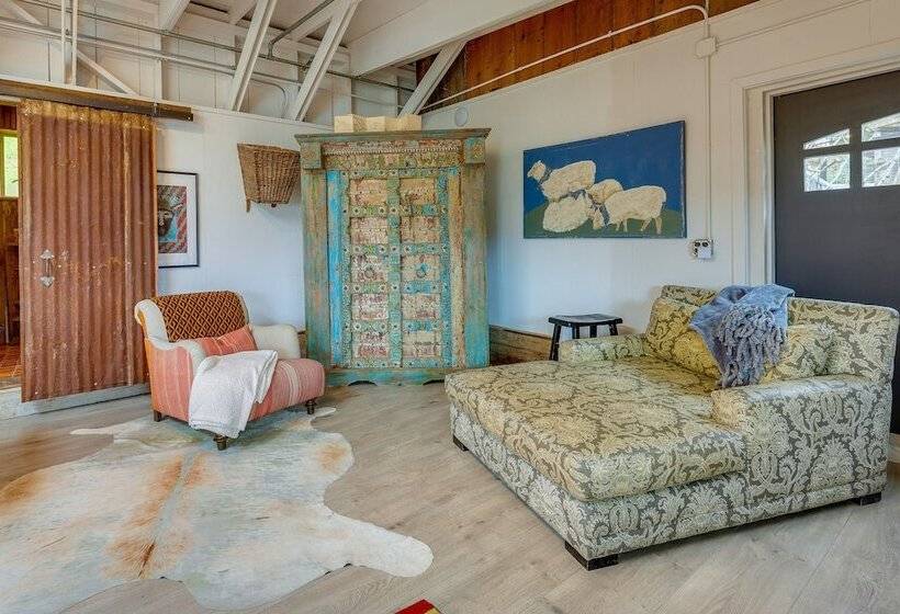 Waterfront Cottage On Tomales Bay W/ Dock & Views